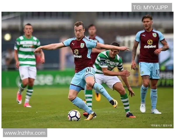 博莱与沙姆洛克的精彩对决揭示足球战术与团队协作的完美结合